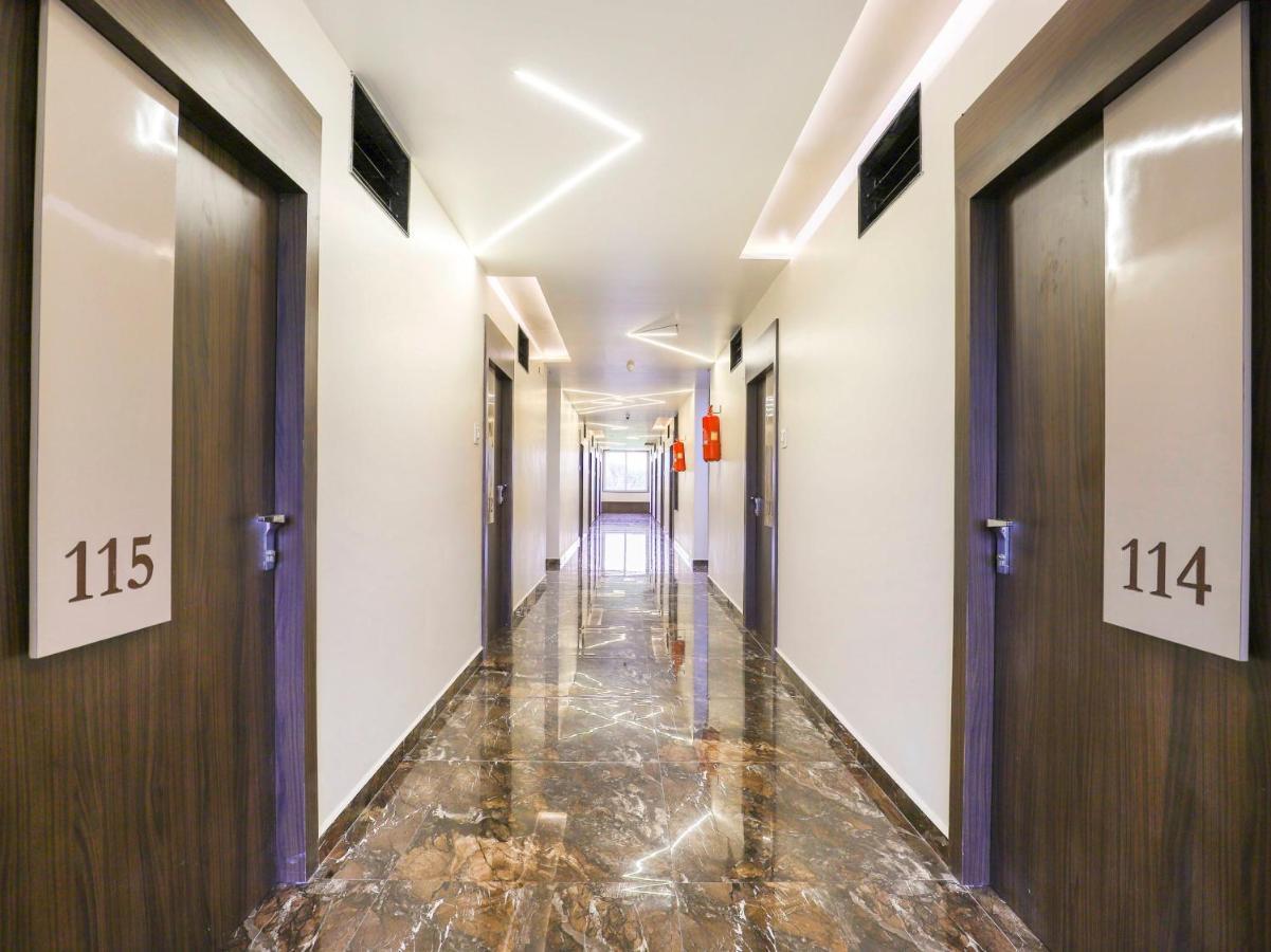 Oyo 47620 Hotel Matangi Motel Delvada 外观 照片