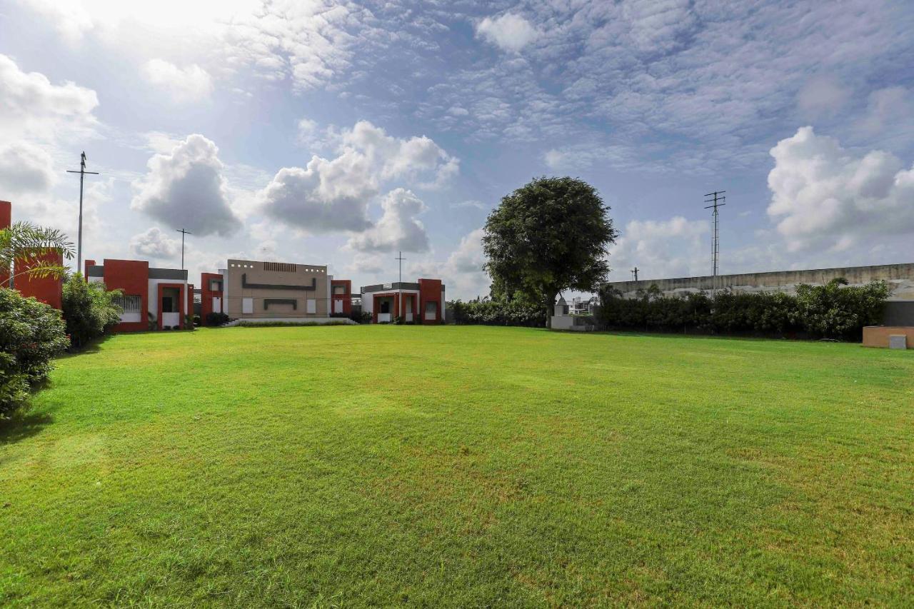 Oyo 47620 Hotel Matangi Motel Delvada 外观 照片